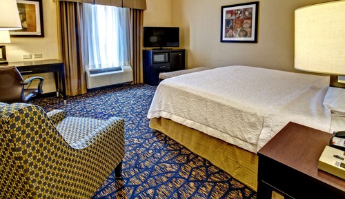 Room, 1 King Bed, Accessible, Bathtub