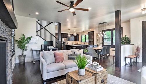 House, Multiple Beds, Patio, Garden View (327 N. Loomis Ave*)