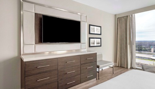 Suite, 1 King Bed with Sofa bed, Accessible, Non Smoking