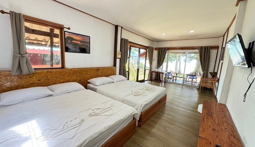 Family Quadruple Room, 2 Queen Beds, Air conditioning, Sea View