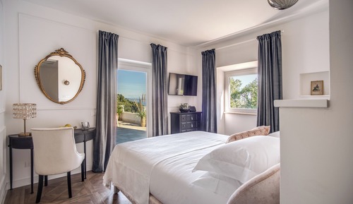 Deluxe Double Room With Terrace