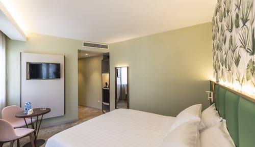Deluxe Double Room, City View