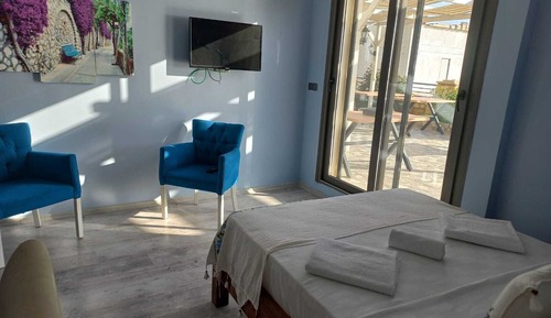 Economy Room