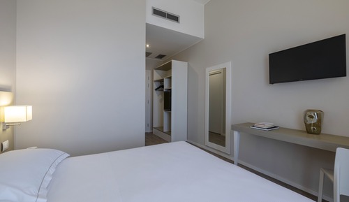 Room, Sea View