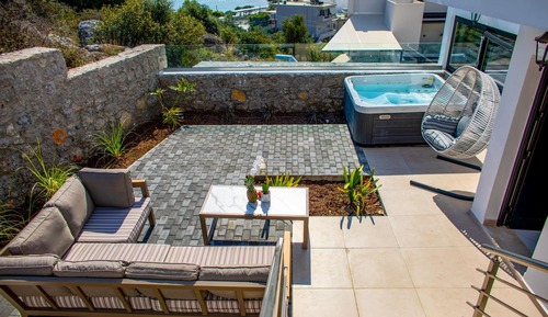 Premium One Bedroom Suite with Sea View & Outdoor Jetted Tub