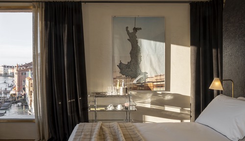 Special Over the Grand Canal