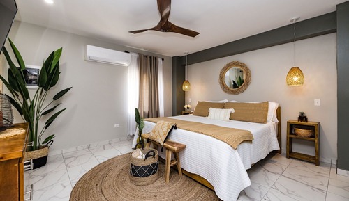 Luxury Apartment, 1 King Bed, Non Smoking, Pool View