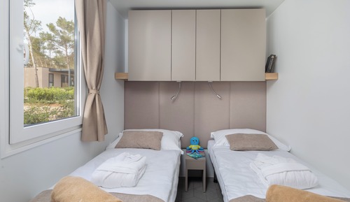 Family Luxury Holiday Home With Pool