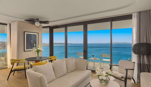 Suite, Sea View, Corner