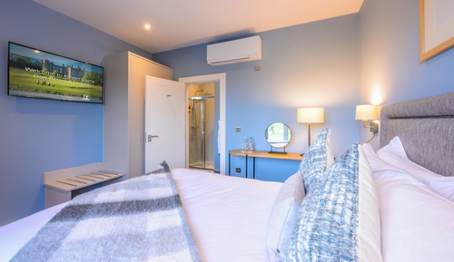 Standard Double or Twin Room (shower only)
