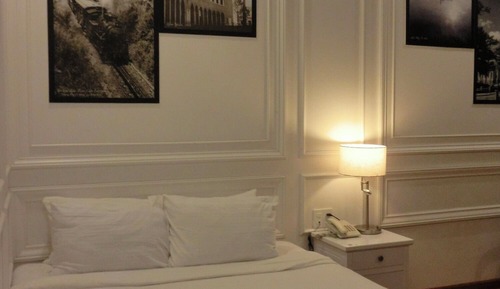 Junior Room, Balcony, Valley View