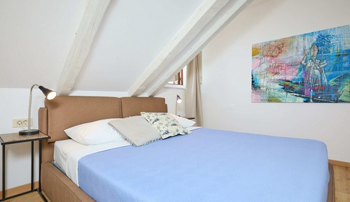 City Room (0 Bedroom)