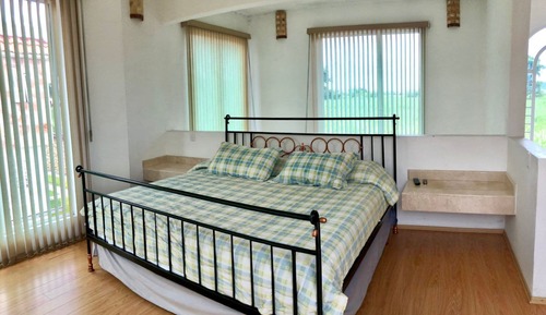 Family Cabin, Multiple Beds