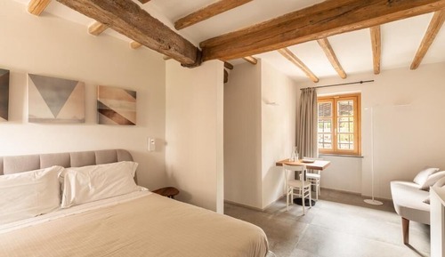 Exclusive Room