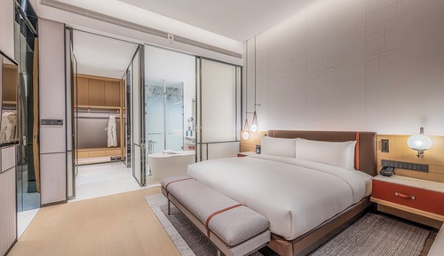 Suite, 1 King Bed (Ambassodor)