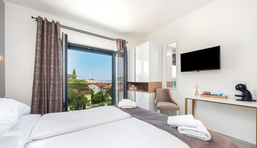 Superior Room, City View