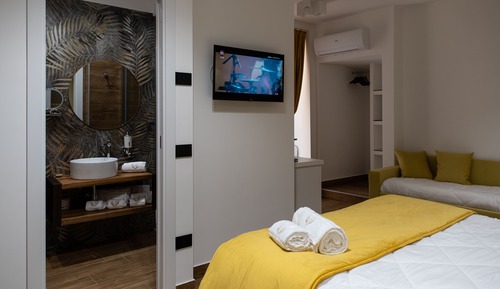 Deluxe Quadruple Room, Non Smoking, Ensuite