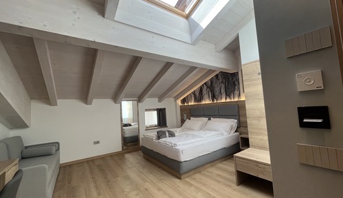 Deluxe Quadruple Room, 1 Queen Bed with Sofa bed, Ensuite