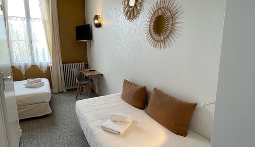 Superior Triple Room, Balcony, Partial Ocean View