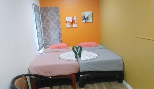 Superior Family Room With Pool Access