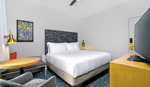 Executive Room, 1 King Bed, Non Smoking, City View