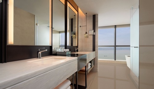 Executive Suite, 1 King Bed, Sea View