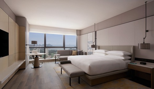 Deluxe Room, 1 King Bed, City View