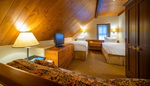 Family Loft Suite 1 King Bedroom 2 Singles