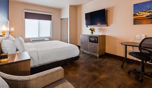 Suite, 1 King Bed, Non Smoking, Kitchenette