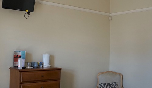 Queen Room with Shared Bathroom