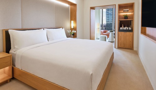 Studio (Skyline Alcove)