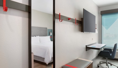Standard Room, 1 King Bed, Accessible Bathtub (Mobility, Tub)