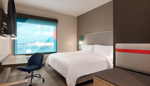 Standard Room, 1 King Bed, Accessible (Communications)