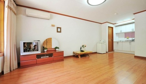 Room (Saffron (Couple Room Ondol Room))