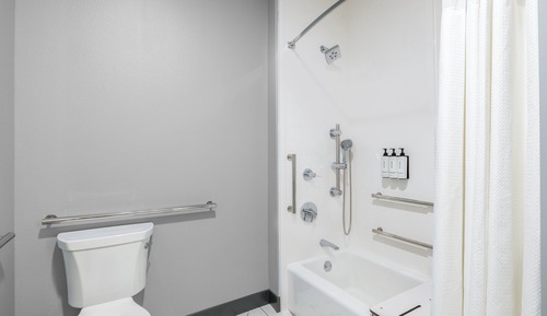 Room, 2 Queen Beds, Accessible (Accessible Tub)