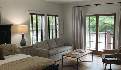 Deluxe Suite W/ Balcony