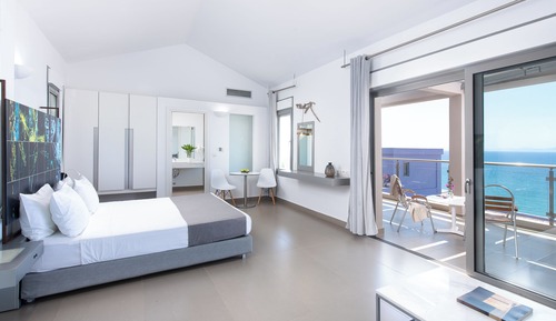 Junior Suite, 1 King Bed with Sofa bed, Sea View