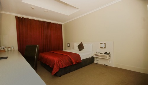 Deluxe Room, Non Smoking (Isa Deluxe Single Skylight)