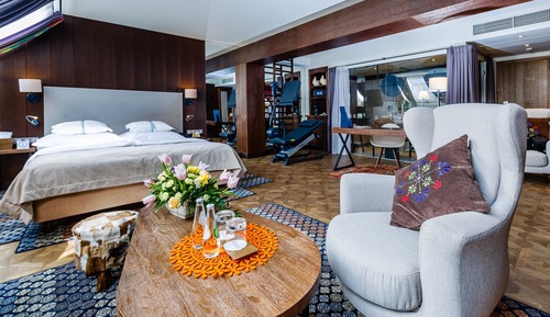 Senior Suite