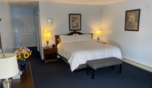 Deluxe Room, 1 King Bed, Jetted Tub