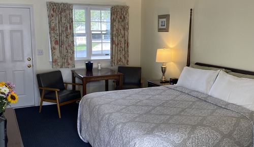 Standard Room, 1 King Bed