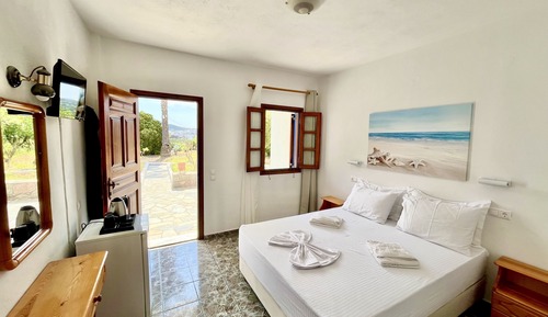Room, Garden View