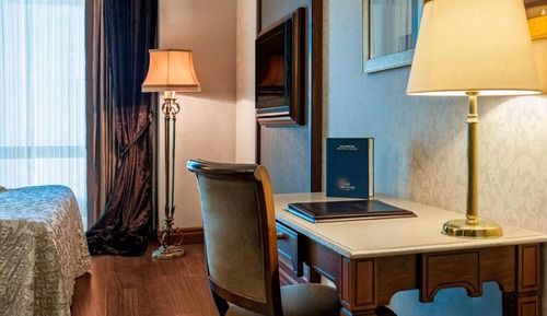 Suite with King Size Bed