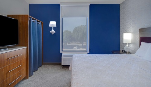 Suite, 1 King Bed, Non Smoking