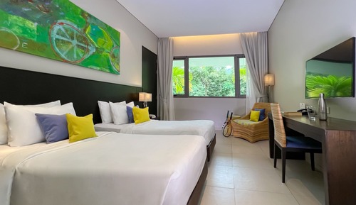 Superior Room, 2 Twin Beds (Pool Wing)