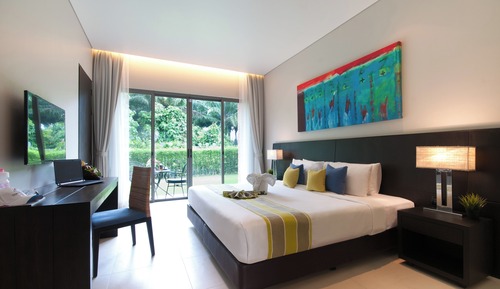 Deluxe Room, 1 King Bed (Pool Wing)