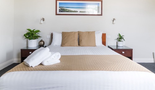 Standard Room, 1 Queen Bed
