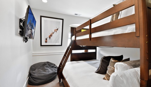 Superior Condo, 3 Bedrooms, Slope side
