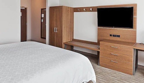 Standard Room, 1 King Bed, Accessible Bathtub (Communications, Mobility)