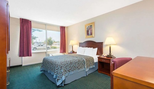 Comfort Room, 1 King Bed, Non Smoking